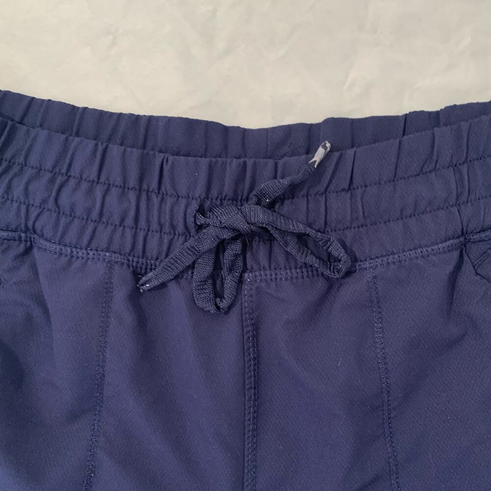 Tangerine Navy Blue Athletic Shorts
Zipper Pockets & Rolled Cuffs Size Medium - Picture 4 of 12